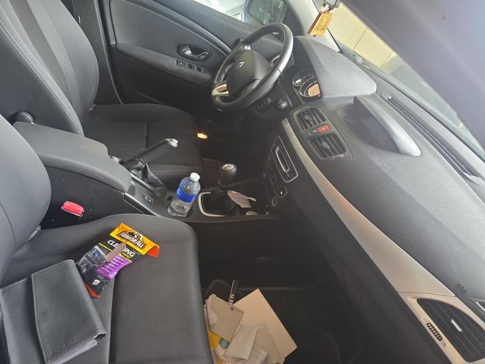 Renault Megane III Berline 1.4 16V TCe 130 Vehículo de desguace (2010, Negro)