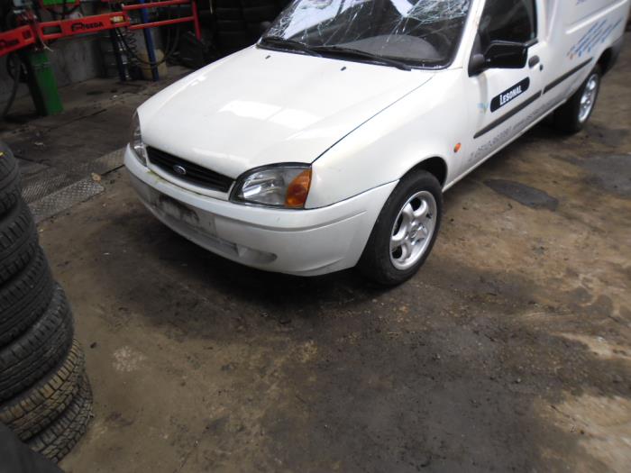 Ford Courier Salvage vehicle (2000)