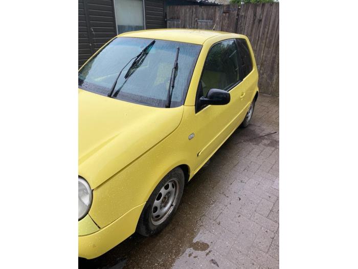 Volkswagen Lupo 1.4 16V 75 Skrotfordon (2000, GEEL)