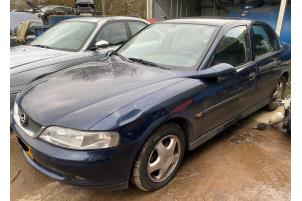 Opel Vectra B 1.6 16V Ecotec Épave (2000, Bleu)