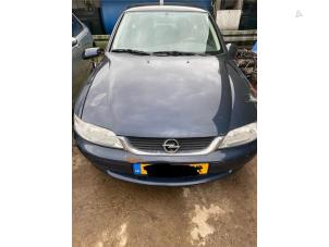 Opel Vectra B 1.6 16V Ecotec Épave (2000, Bleu)