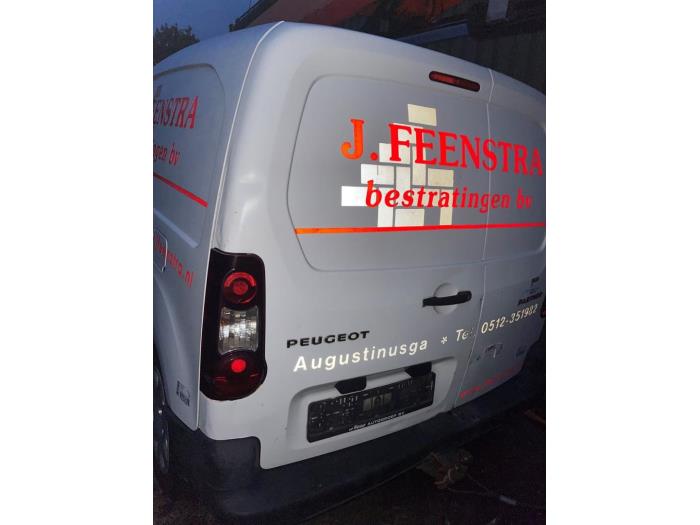 Peugeot Partner 1.6 HDI 75 Phase 2 Épave (2015, Granit)