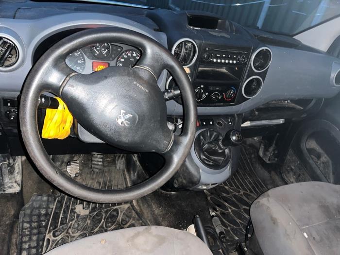 Peugeot Partner 1.6 HDI 75 Phase 2 Épave (2015, Granit)