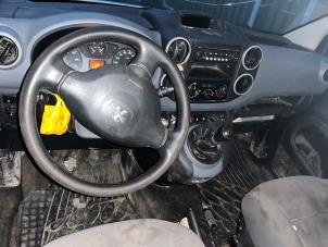 Peugeot Partner 1.6 HDI 75 Phase 2 Épave (2015, Granit)
