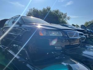 Volvo V70 2.4 D5 20V  (Schrott)