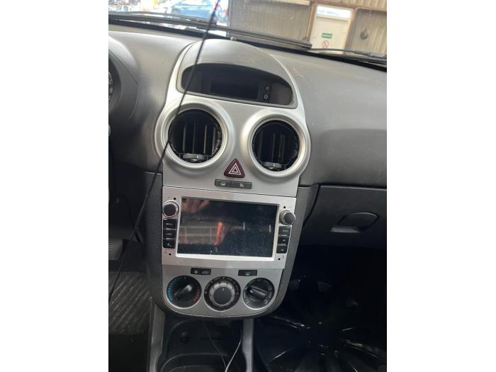 Opel Corsa D 1.3 CDTi 16V ecoFLEX Skrotfordon (2010, ZWART)