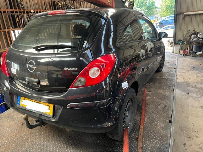 Opel Corsa D 1.3 CDTi 16V ecoFLEX Skrotfordon (2010, ZWART)