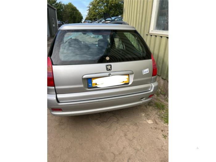 Peugeot 306 Break 1.6i XR,XT,ST Skrotfordon (2001, GRIJS)