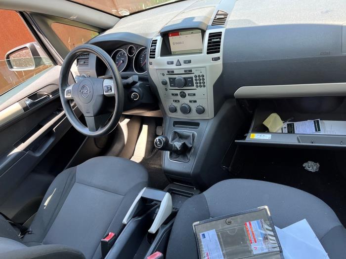 Opel Zafira 2.2 16V Direct Ecotec Vehículo de desguace (2008, Negro)