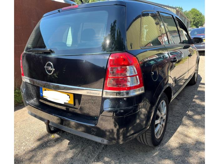 Opel Zafira 2.2 16V Direct Ecotec Vehículo de desguace (2008, Negro)