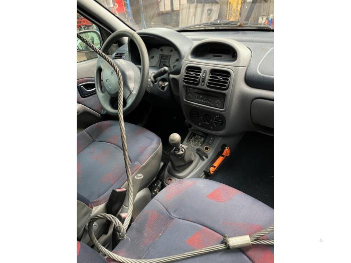 Renault Clio II 1.4 Vehículo de desguace (2001, Azul)