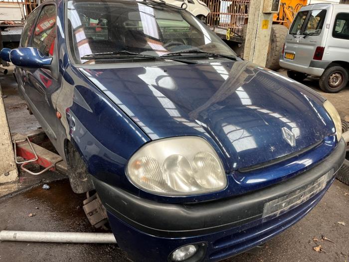 Renault Clio II 1.4 Vehículo de desguace (2001, Azul)