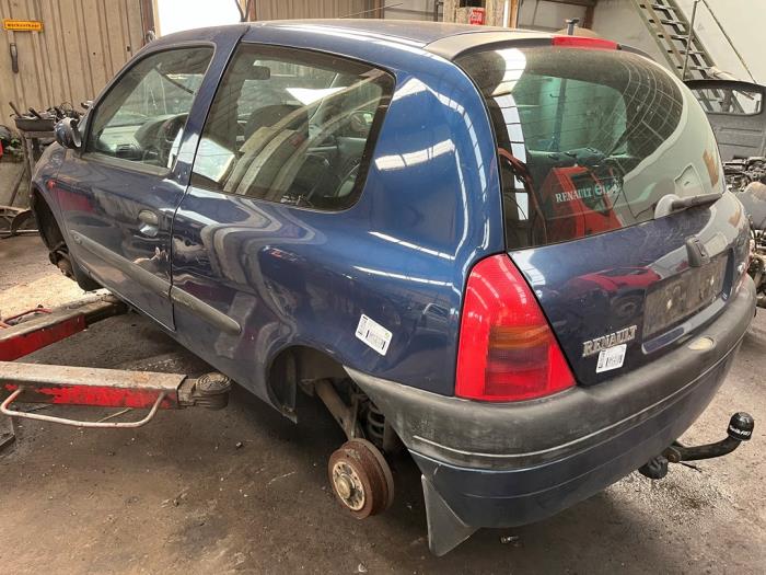 Renault Clio II 1.4 Vehículo de desguace (2001, Azul)