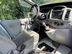 Opel Vivaro 1.9 DTI 16V Vehículo de desguace (2005, Granito)