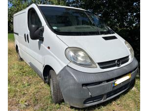 Opel Vivaro 1.9 DTI 16V Vehículo de desguace (2005, Granito)