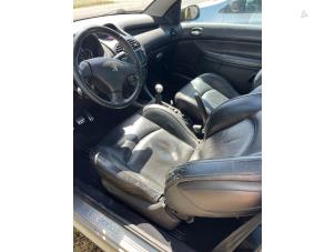 Peugeot 206 CC 1.6 16V Vehículo de desguace (2003, Gris)