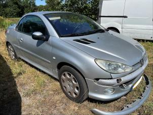 Peugeot 206 CC 1.6 16V Vehículo de desguace (2003, Gris)