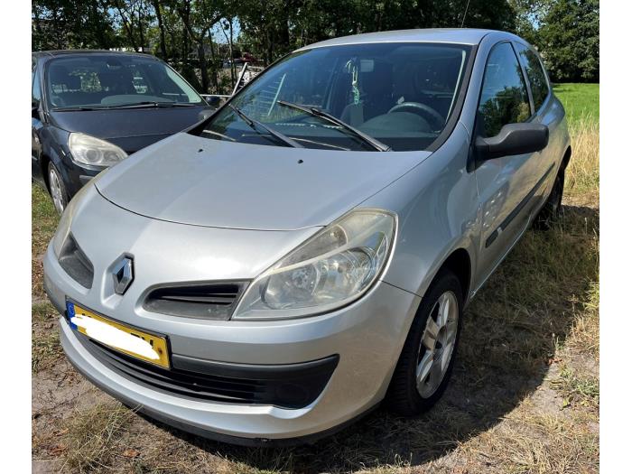 Renault Clio III 1.2 16V TCe 100  (Rozbiórka)