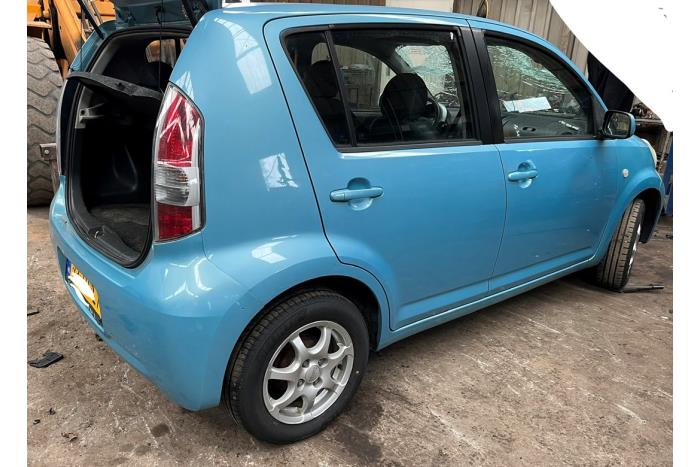 Daihatsu Sirion 2 1.0 12V DVVT Vehículo de desguace (2006, Azul)