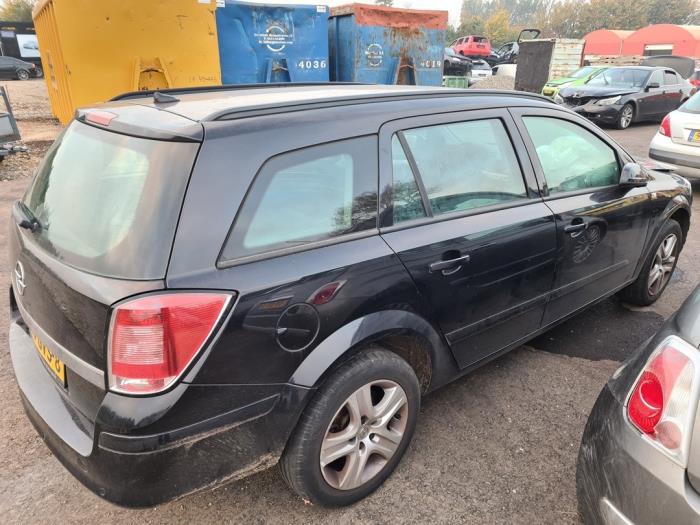 Opel Astra H SW 1.6 16V Twinport Épave (2008, Noir)