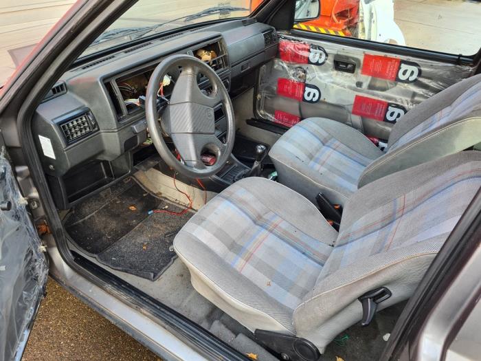 Volkswagen Golf II 1.6 Skrotfordon (1989, GRIJS)
