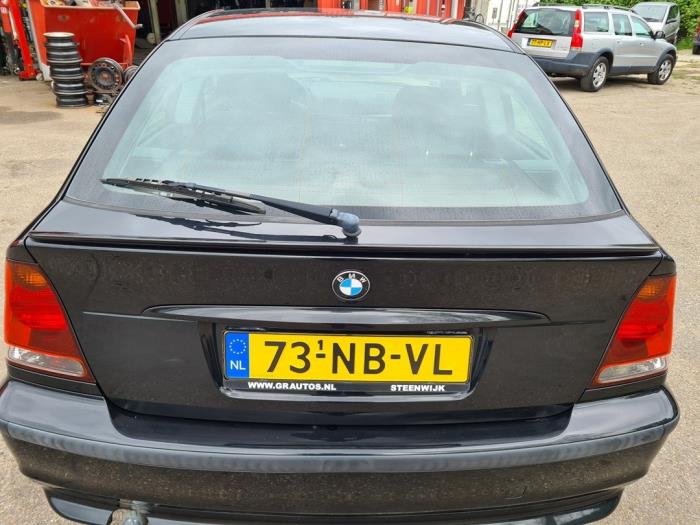 BMW 3 serie Compact 316ti 16V Schrottauto (2003, Schwarz)