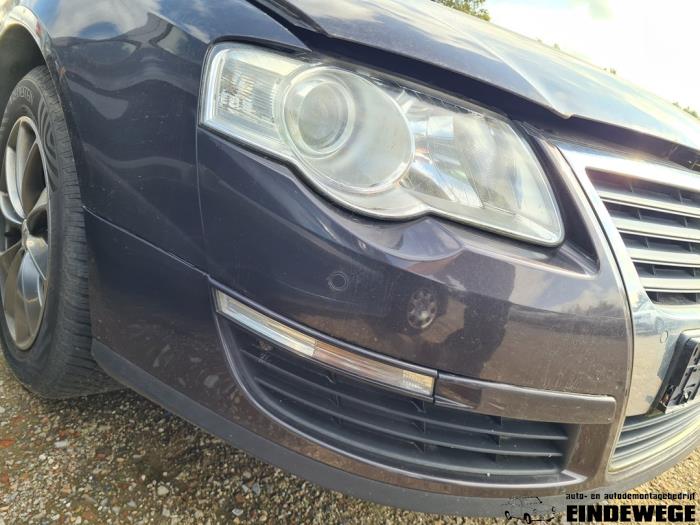 Volkswagen Passat 2.0 FSI 16V Samochód złomowany (2007, Brazowy)