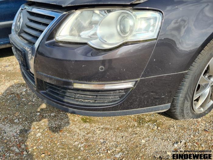 Volkswagen Passat 2.0 FSI 16V Samochód złomowany (2007, Brazowy)