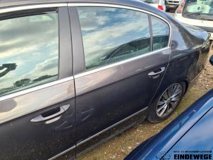 Volkswagen Passat 2.0 FSI 16V Samochód złomowany (2007, Brazowy)