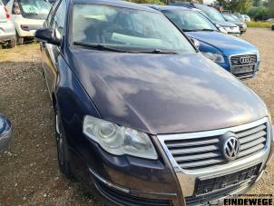 Volkswagen Passat 2.0 FSI 16V Samochód złomowany (2007, Brazowy)