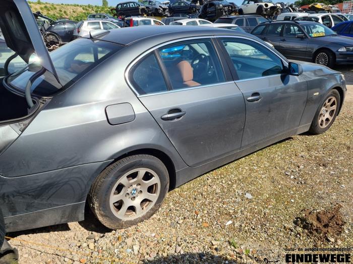 BMW 5 serie 523i 24V Vehículo de desguace (2007, Gris)