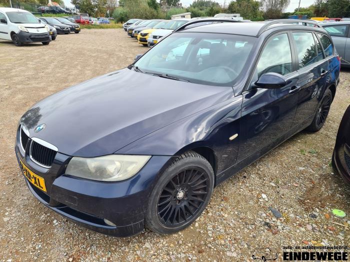 BMW 3 serie Touring 318i 16V Épave (2007, Bleu)