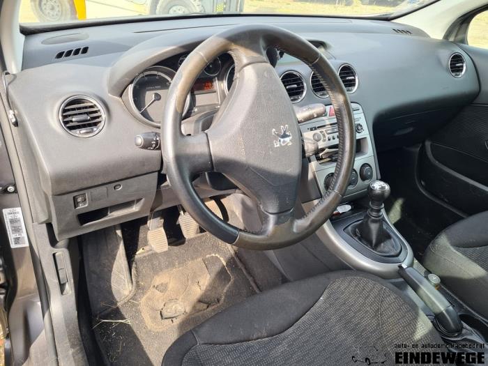 Peugeot 308 SW 1.6 16V THP 150 Épave (2009, Gris)