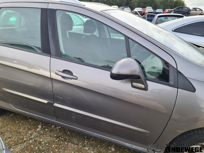 Peugeot 308 SW 1.6 16V THP 150 Épave (2009, Gris)