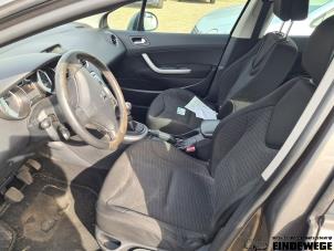 Peugeot 308 SW 1.6 16V THP 150 Épave (2009, Gris)