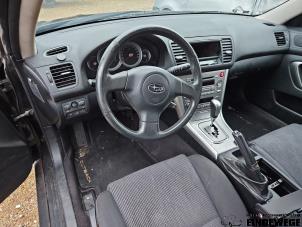 Subaru Outback 2.5 16V Épave (2005, Noir)