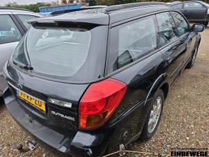 Subaru Outback 2.5 16V Épave (2005, Noir)