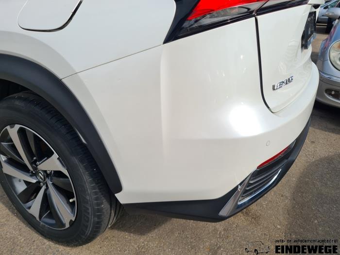 Lexus NX I 300h 2.5 16V 4x4 Épave (2018, Blanc)