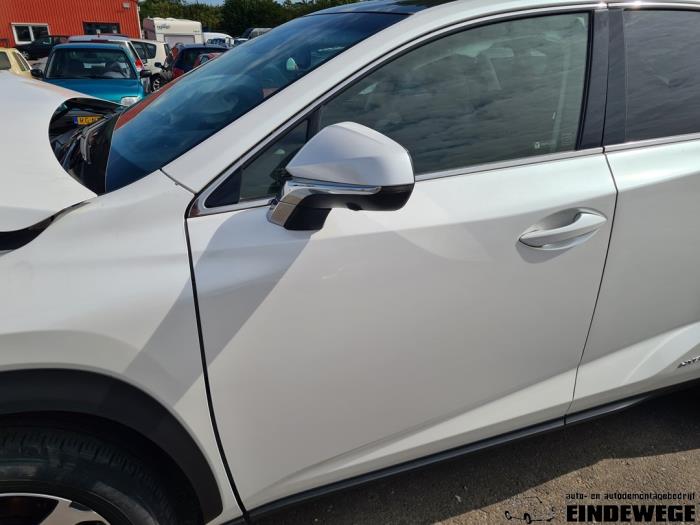 Lexus NX I 300h 2.5 16V 4x4 Épave (2018, Blanc)