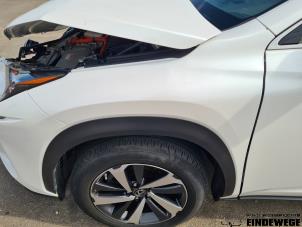 Lexus NX I 300h 2.5 16V 4x4 Épave (2018, Blanc)