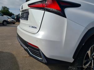 Lexus NX I 300h 2.5 16V 4x4 Épave (2018, Blanc)