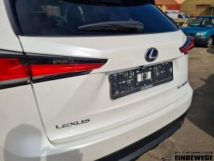 Lexus NX I 300h 2.5 16V 4x4 Épave (2018, Blanc)