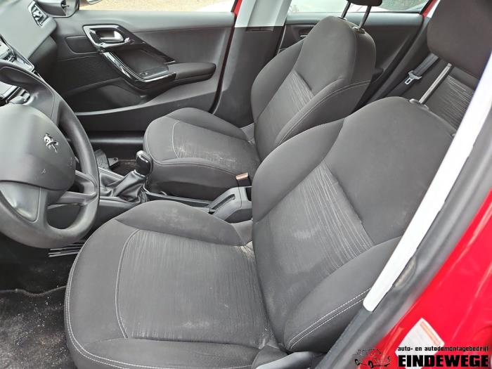 Peugeot 208 I 1.0 Vti 12V PureTech Vehículo de desguace (2014, Rojo)