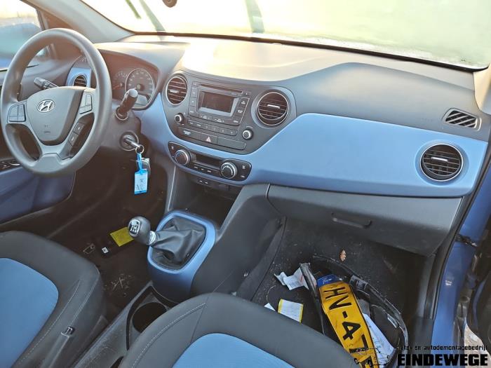 Hyundai i10 1.0 12V Salvage vehicle (2016, Blue)