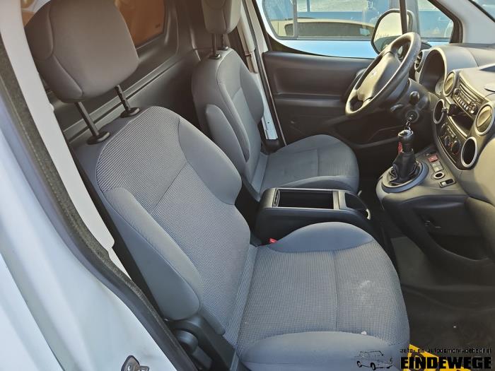Peugeot Partner 1.6 HDI, BlueHDI 75 Samochód złomowany (2012, Bialy)