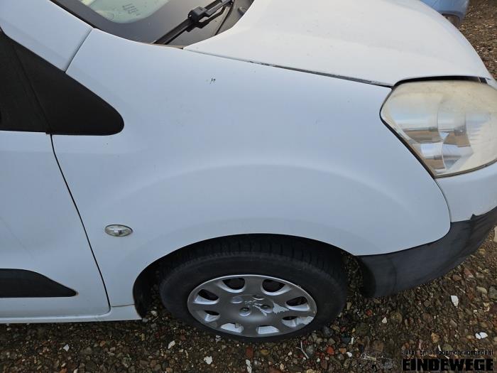 Peugeot Partner 1.6 HDI, BlueHDI 75 Samochód złomowany (2012, Bialy)