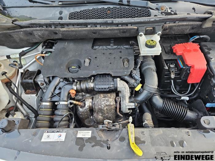 Peugeot Partner 1.6 HDI, BlueHDI 75 Samochód złomowany (2012, Bialy)