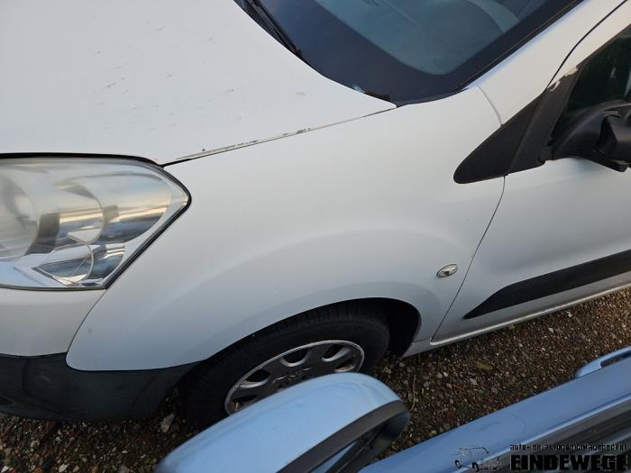 Peugeot Partner 1.6 HDI, BlueHDI 75 Samochód złomowany (2012, Bialy)