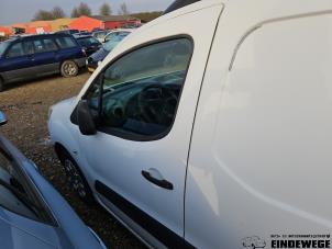Peugeot Partner 1.6 HDI, BlueHDI 75 Samochód złomowany (2012, Bialy)