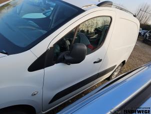 Peugeot Partner 1.6 HDI, BlueHDI 75 Samochód złomowany (2012, Bialy)